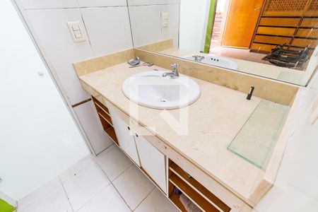 Casa à venda com 400m², 5 quartos e 2 vagas Casa à venda com 400m², 5 quartos e 2 vagasBanheiro da Suíte de Serviço