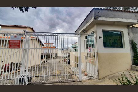 Casa de condomínio à venda com 60m², 2 quartos e 1 vaga Casa de condomínio à venda com 60m², 2 quartos e 1 vagaFachada