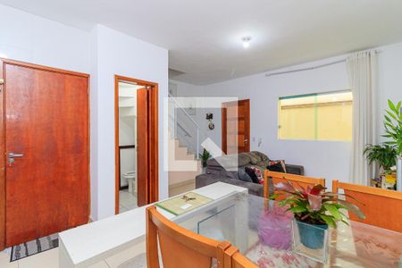 Sala de casa de condomínio para alugar com 2 quartos, 70m² em Vila Bela, São Paulo