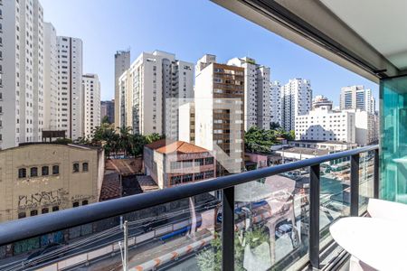 Varanda de kitnet/studio para alugar com 1 quarto, 40m² em Itaim Bibi, São Paulo