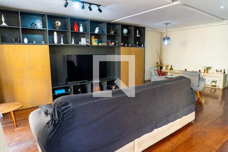 Sala de casa à venda com 4 quartos, 243m² em Vila Campestre, São Paulo