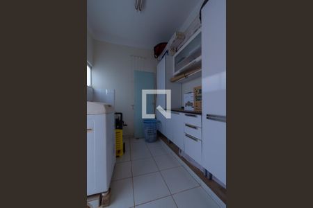 Área de Serviço de casa de condomínio para alugar com 3 quartos, 299m² em Jardins Madri, Goiânia