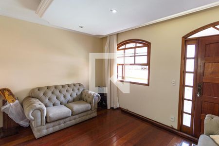 Sala de casa à venda com 3 quartos, 300m² em São Marcos, Belo Horizonte