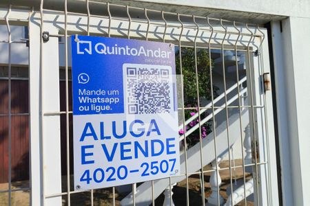 Casa à venda com 259m², 3 quartos e 3 vagas Casa à venda com 259m², 3 quartos e 3 vagasPlaca