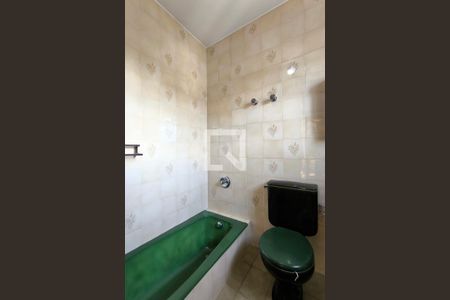 Casa à venda com 259m², 3 quartos e 3 vagas Casa à venda com 259m², 3 quartos e 3 vagasBanheiro 1