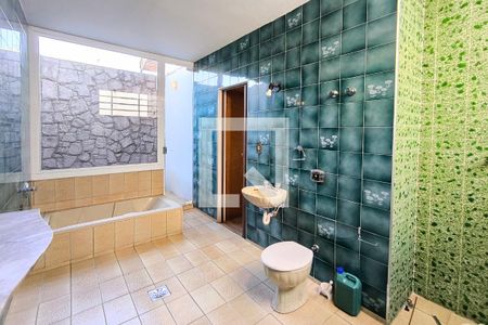 Casa à venda com 259m², 3 quartos e 3 vagas Casa à venda com 259m², 3 quartos e 3 vagasBanheiro da Suíte