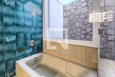 Casa à venda com 259m², 3 quartos e 3 vagas Casa à venda com 259m², 3 quartos e 3 vagasBanheiro da Suíte