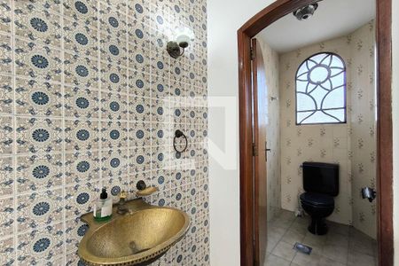 Casa à venda com 259m², 3 quartos e 3 vagas Casa à venda com 259m², 3 quartos e 3 vagasBanheiro 2