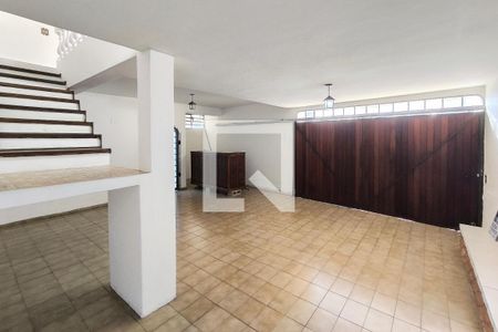 Casa à venda com 259m², 3 quartos e 3 vagas Casa à venda com 259m², 3 quartos e 3 vagasÁrea comum - Salão