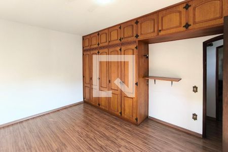 Casa à venda com 259m², 3 quartos e 3 vagas Casa à venda com 259m², 3 quartos e 3 vagasQuarto 2