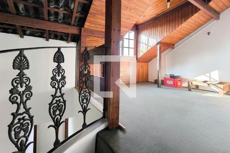 Casa à venda com 259m², 3 quartos e 3 vagas Casa à venda com 259m², 3 quartos e 3 vagasSótão