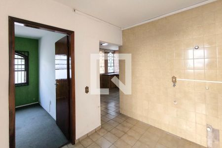 Casa à venda com 259m², 3 quartos e 3 vagas Casa à venda com 259m², 3 quartos e 3 vagasCorredor