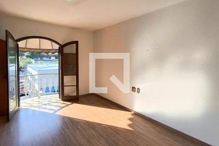 Casa à venda com 259m², 3 quartos e 3 vagas Casa à venda com 259m², 3 quartos e 3 vagasQuarto 2