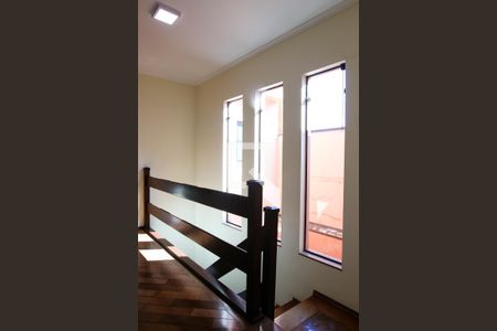 Corredor de casa à venda com 3 quartos, 220m² em Vila Camilópolis, Santo André