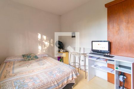 Quarto 1 de apartamento à venda com 3 quartos, 68m² em Medianeira, Porto Alegre