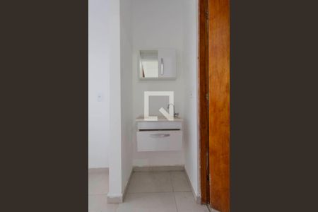 Banheiro de apartamento para alugar com 1 quarto, 30m² em Parque Císper, São Paulo