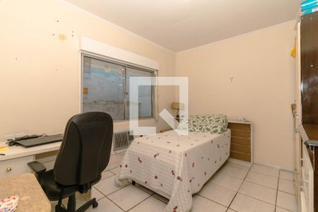 Quarto 2 de casa à venda com 4 quartos, 175m² em Jardim Itu, Porto Alegre