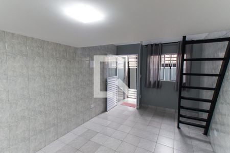 Sala e Cozinha   de kitnet/studio para alugar com 1 quarto, 27m² em Parque Edu Chaves, São Paulo