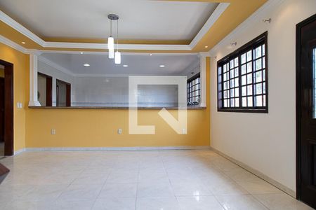 Sala de casa de condomínio para alugar com 4 quartos, 300m² em Vargem Grande, Rio de Janeiro