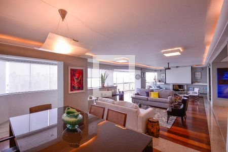 Sala de apartamento à venda com 3 quartos, 250m² em Cambuci, São Paulo