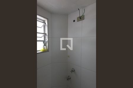 Banheiro de apartamento para alugar com 2 quartos, 48m² em Parque Munhoz, São Paulo