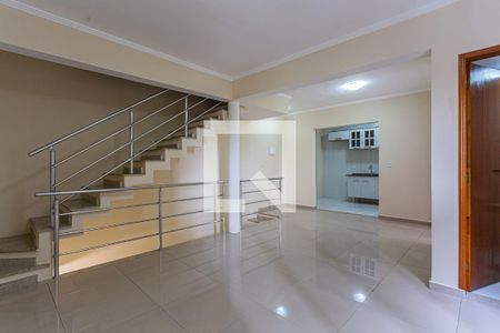 Sala de casa de condomínio para alugar com 3 quartos, 158m² em Vila Bastos, Santo André