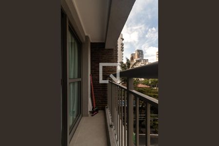 Varanda de kitnet/studio para alugar com 1 quarto, 21m² em Indianópolis, São Paulo