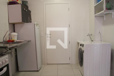 Sala/Cozinha de apartamento à venda com 2 quartos, 32m² em Vila Carmosina, São Paulo