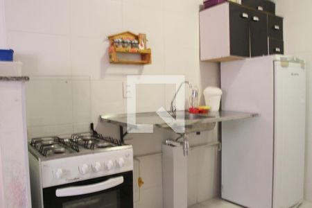 Sala/Cozinha de apartamento à venda com 2 quartos, 32m² em Vila Carmosina, São Paulo