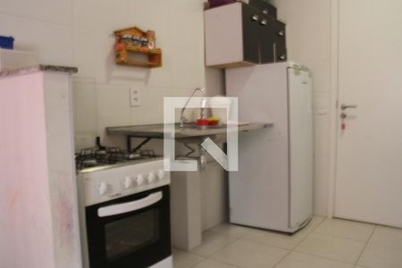 Sala/Cozinha de apartamento à venda com 2 quartos, 32m² em Vila Carmosina, São Paulo