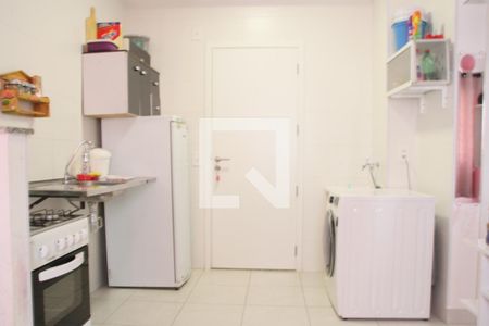 Sala/Cozinha de apartamento à venda com 2 quartos, 32m² em Vila Carmosina, São Paulo