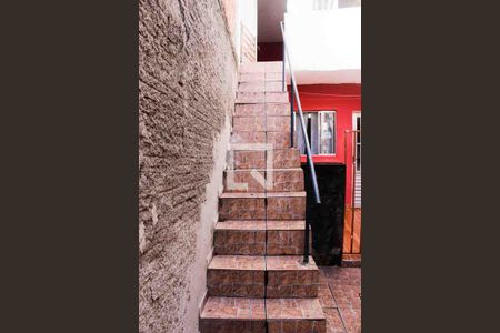 Casa para alugar com 30m², 1 quarto e sem vaga Casa para alugar com 30m², 1 quarto e sem vagaEscada