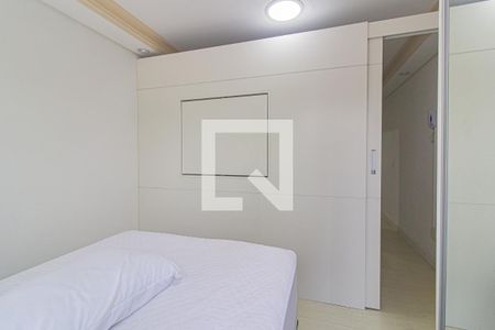 Quarto de kitnet/studio para alugar com 1 quarto, 25m² em Centro Cívico, Curitiba