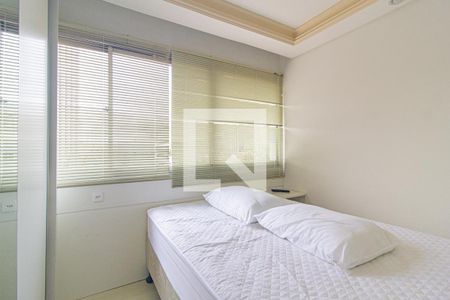 Quarto de kitnet/studio para alugar com 1 quarto, 25m² em Centro Cívico, Curitiba