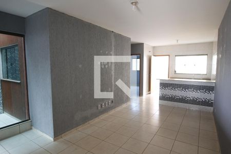 Sala de casa para alugar com 3 quartos, 90m² em Residencial Center Ville, Goiânia
