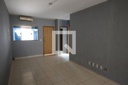 Sala de casa para alugar com 3 quartos, 90m² em Residencial Center Ville, Goiânia