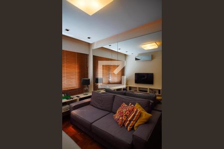 Sala de apartamento para alugar com 2 quartos, 71m² em São João, Porto Alegre
