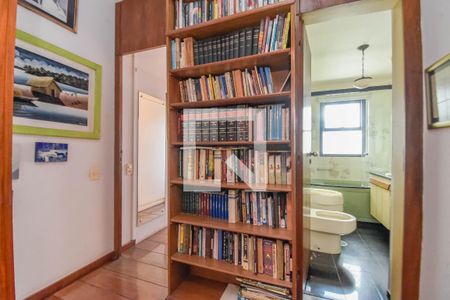 Apartamento à venda com 370m², 3 quartos e 2 vagas Apartamento à venda com 370m², 3 quartos e 2 vagasCorredor