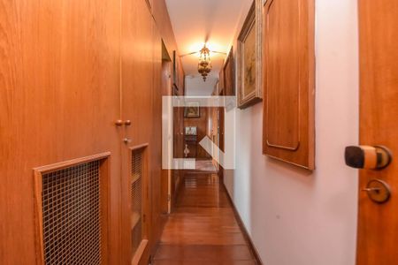 Apartamento à venda com 370m², 3 quartos e 2 vagas Apartamento à venda com 370m², 3 quartos e 2 vagasQuarto 2 - Suíte