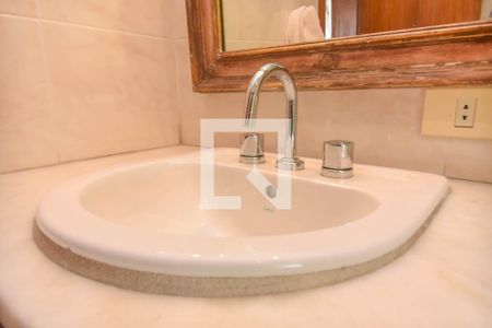 Apartamento à venda com 370m², 3 quartos e 2 vagas Apartamento à venda com 370m², 3 quartos e 2 vagasBanheiro social 2