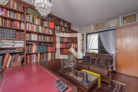 Apartamento à venda com 370m², 3 quartos e 2 vagas Apartamento à venda com 370m², 3 quartos e 2 vagasQuarto 3 - Escritório