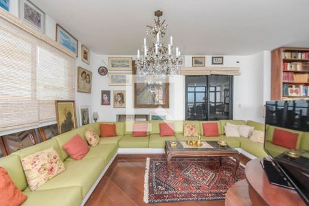 Apartamento à venda com 370m², 3 quartos e 2 vagas Apartamento à venda com 370m², 3 quartos e 2 vagasSala da cobertura