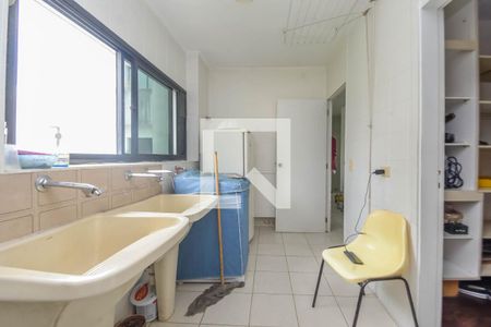 Apartamento à venda com 370m², 3 quartos e 2 vagas Apartamento à venda com 370m², 3 quartos e 2 vagasÁrea de Serviço