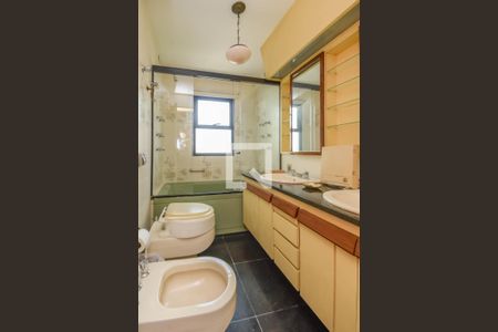 Apartamento à venda com 370m², 3 quartos e 2 vagas Apartamento à venda com 370m², 3 quartos e 2 vagasBanheiro Social 1