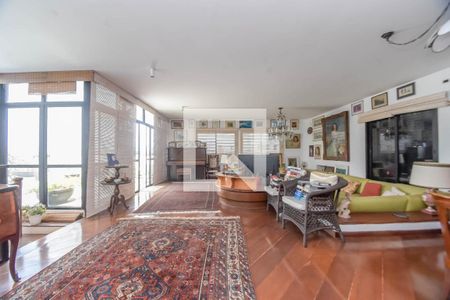 Apartamento à venda com 370m², 3 quartos e 2 vagas Apartamento à venda com 370m², 3 quartos e 2 vagasSala da cobertura