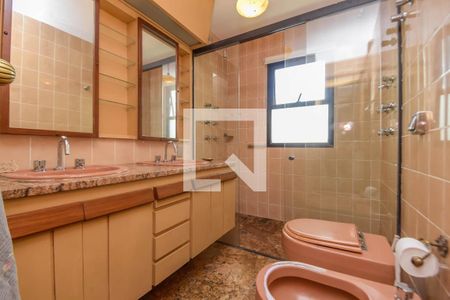 Apartamento à venda com 370m², 3 quartos e 2 vagas Apartamento à venda com 370m², 3 quartos e 2 vagasBanheiro do Quarto 2