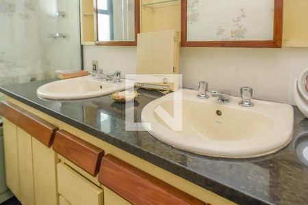 Apartamento à venda com 370m², 3 quartos e 2 vagas Apartamento à venda com 370m², 3 quartos e 2 vagasBanheiro Social 1