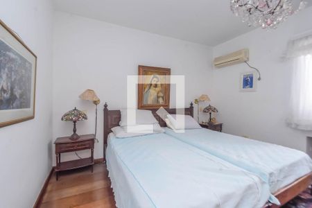 Apartamento à venda com 370m², 3 quartos e 2 vagas Apartamento à venda com 370m², 3 quartos e 2 vagasQuarto 1