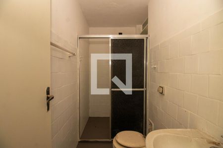 Banheiro de apartamento à venda com 1 quarto, 55m² em Passo D&#8217;areia, Porto Alegre