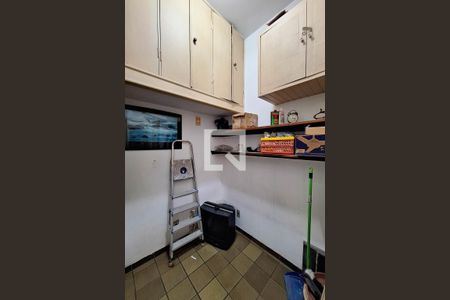 Apartamento à venda com 119m², 3 quartos e sem vaga Apartamento à venda com 119m², 3 quartos e sem vagaQuarto de Serviço